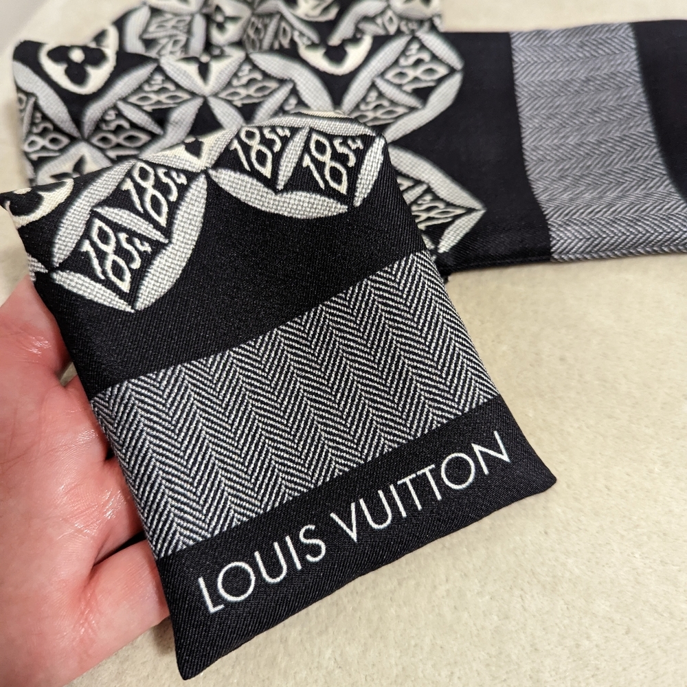 Authentic Louis Vuitton Bandeau